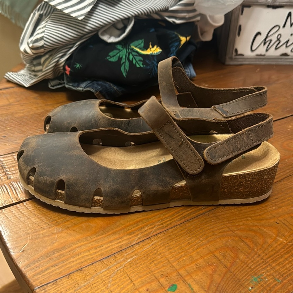 Bionatura sandals size 9